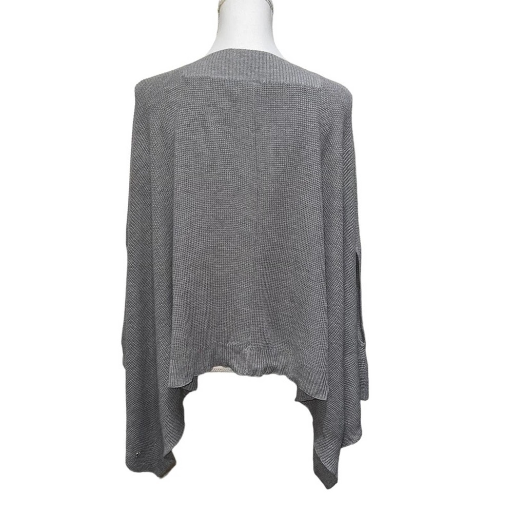 Lululemon - Forward Flow Poncho, in light gray, O/S, EUC, Cashmere blend - Picture 7 of 11